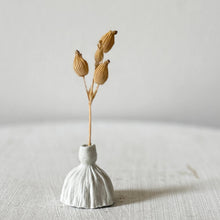 Afbeelding in Gallery-weergave laden, Lotus wierookhouder/vaasje (klein)
